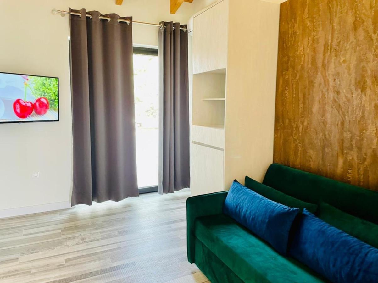 Adriatik Hotel فلورا المظهر الخارجي الصورة