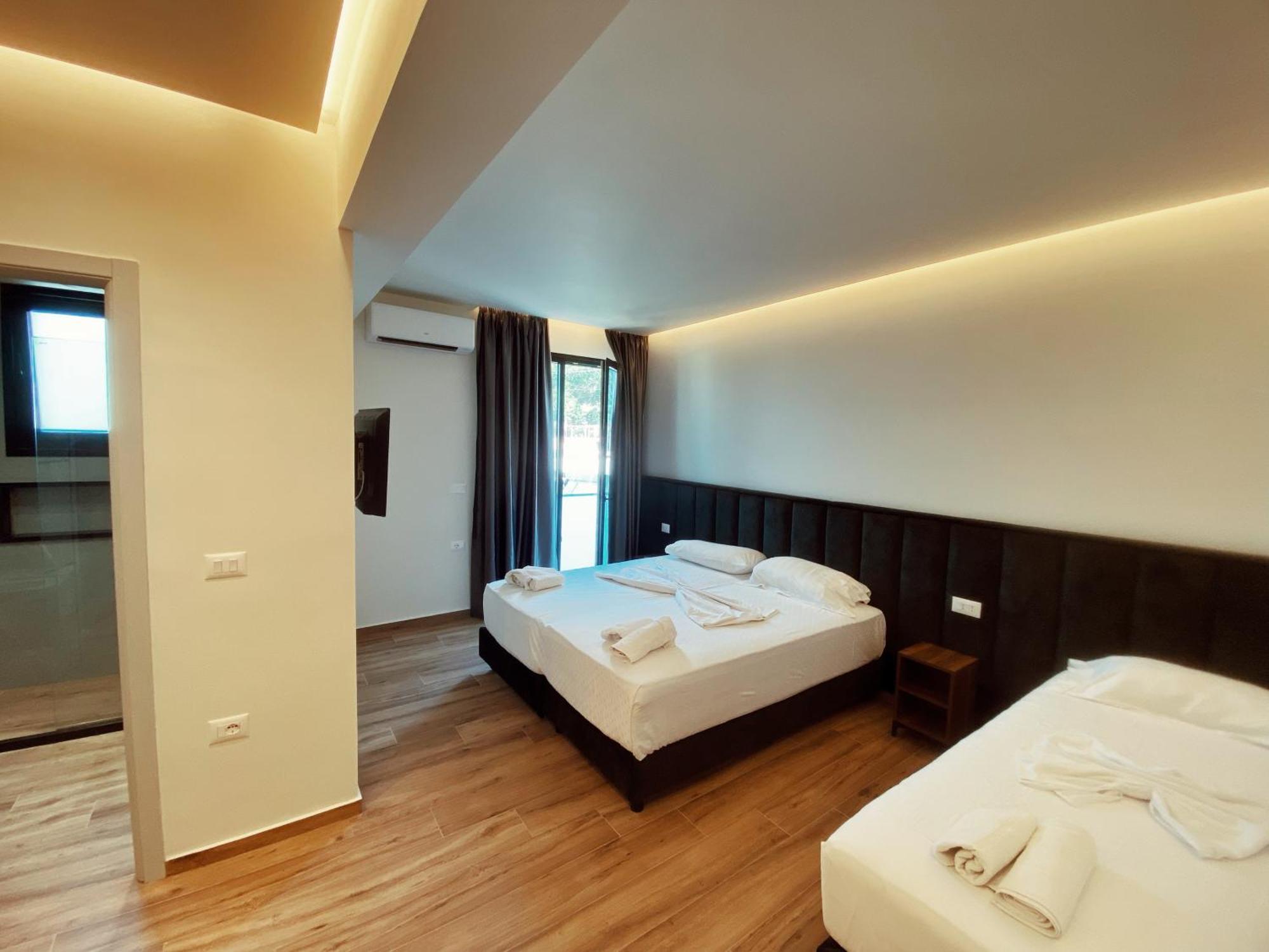 Adriatik Hotel فلورا المظهر الخارجي الصورة